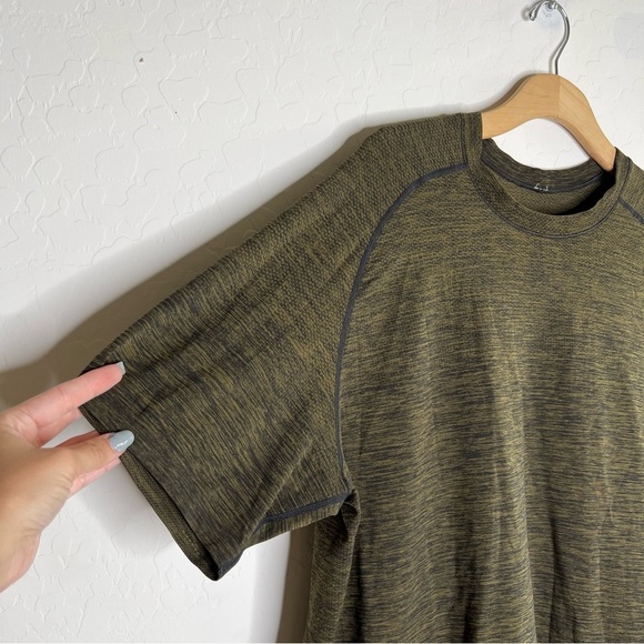 Lululemon Metal Vent Tech Short Sleeve Deep Meadow / Black - Picture 3 of 6